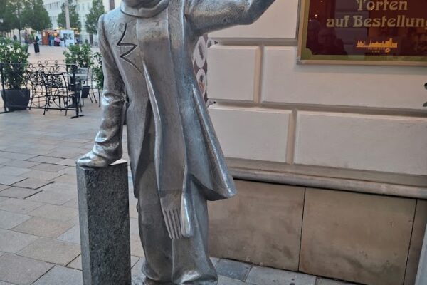 32 Bratislava